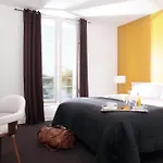 Hotel Logis La Ruche 2*