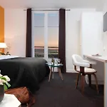 Logis La Ruche Hotel